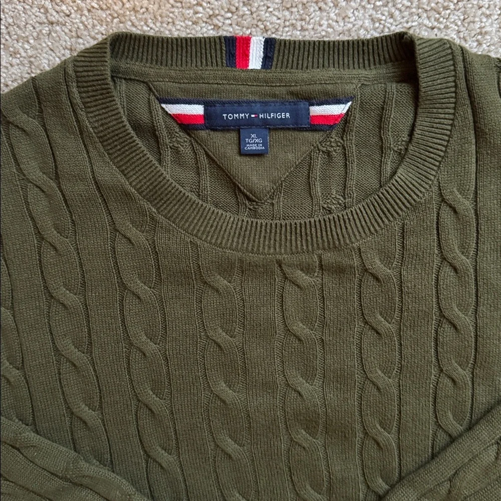 NWOT Tommy Hilfiger olive cable knit sweater, size XL